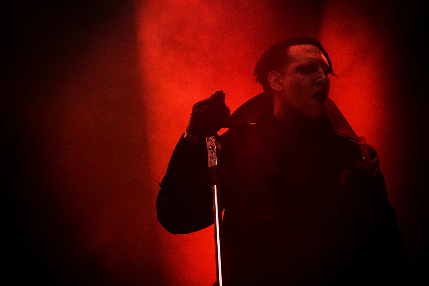  Marilyn Manson se queda sin discográfica